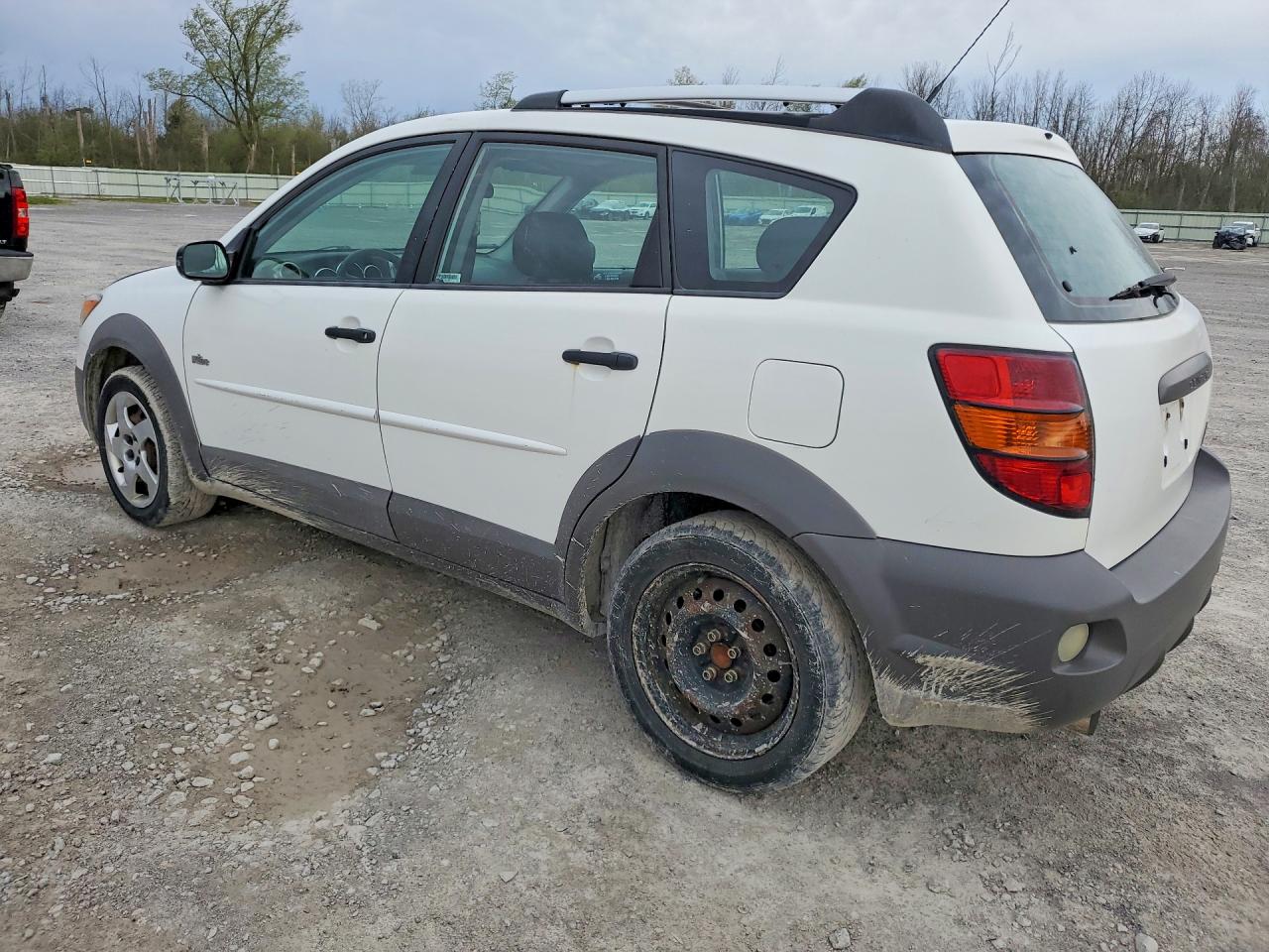 PONTIAC VIBE 2003 — 3