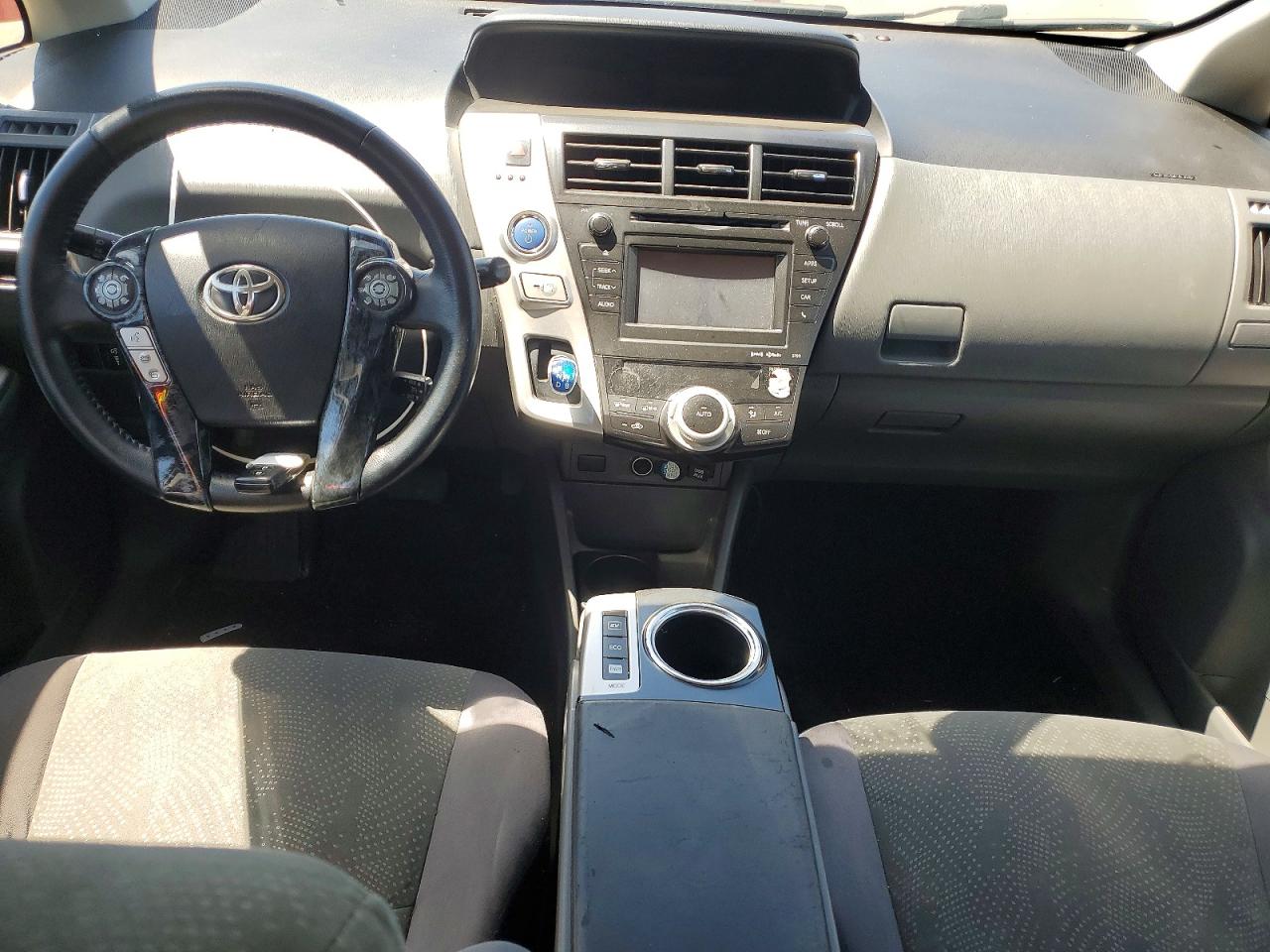 TOYOTA PRIUS V 2013 — 9