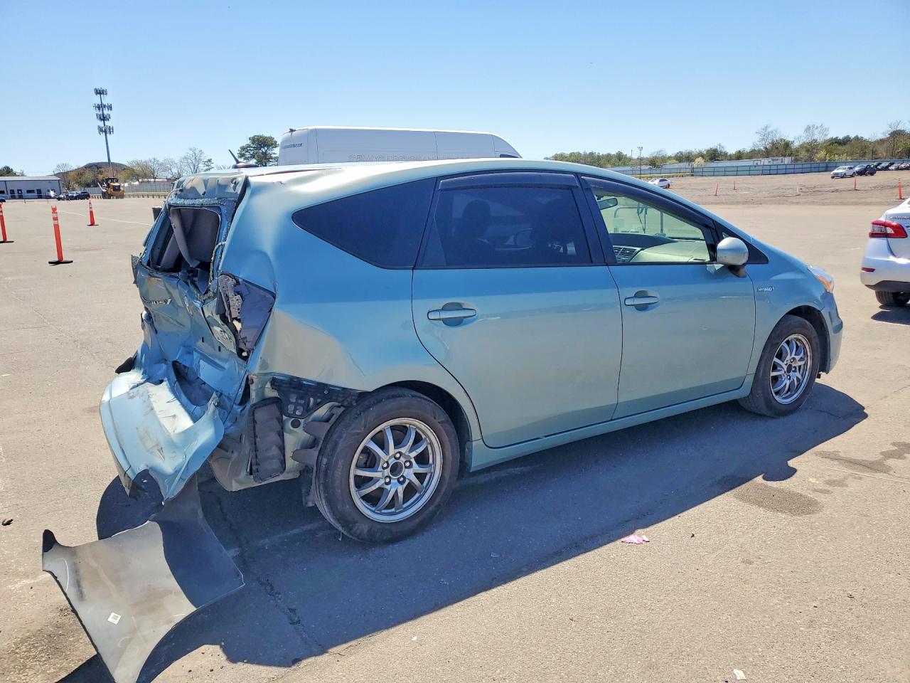 TOYOTA PRIUS V 2013 — 4