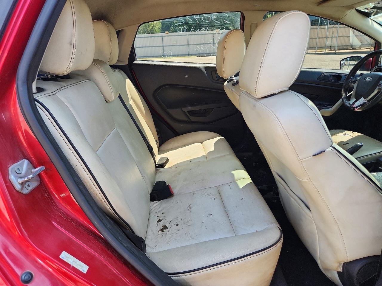 FORD FIESTA 2011 — 12