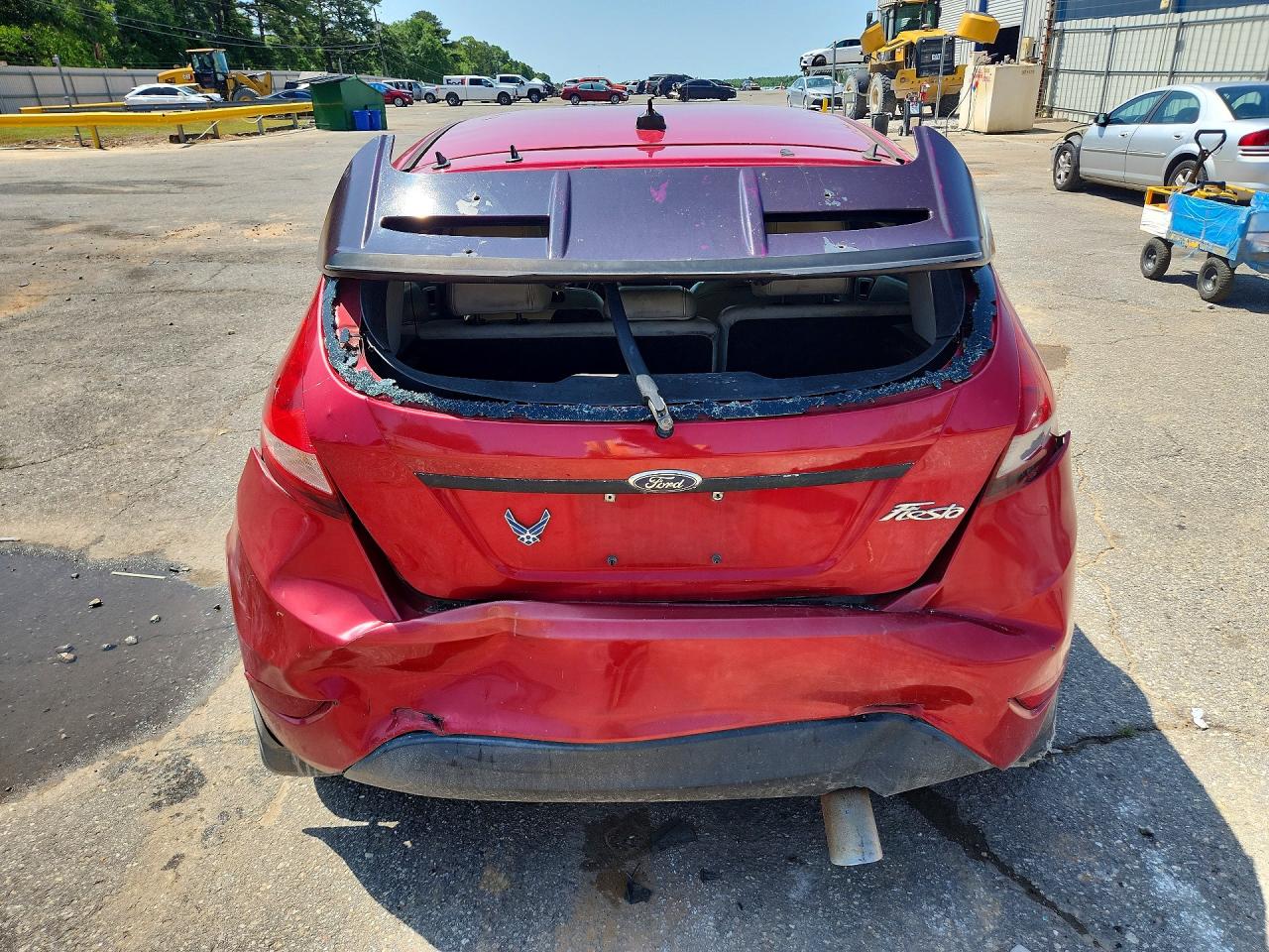 FORD FIESTA 2011 — 7