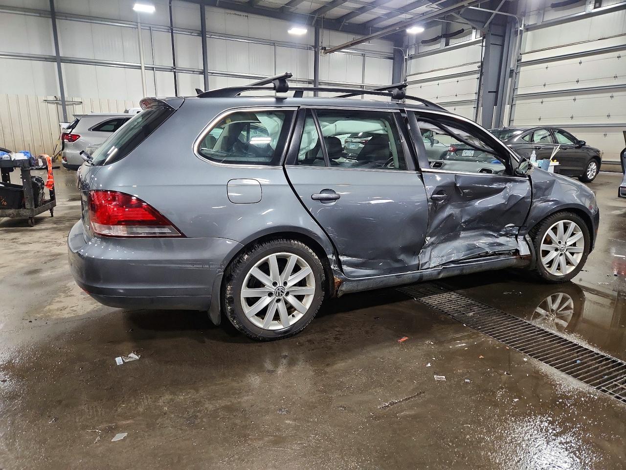VOLKSWAGEN JETTA 2012 — 4