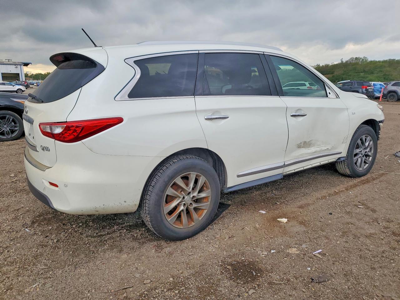 INFINITI QX60 2015 — 4