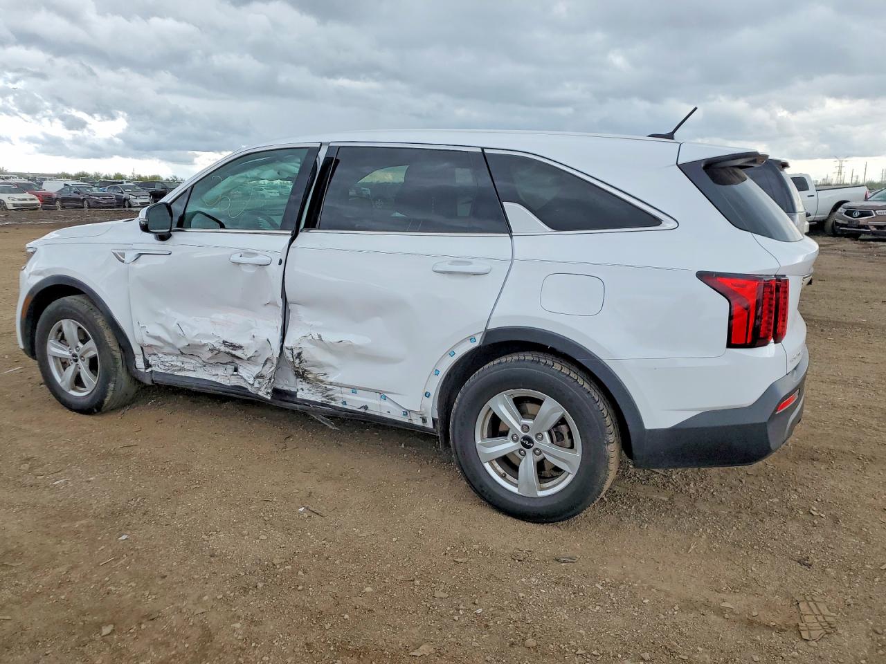 KIA SORENTO 2023 — 3