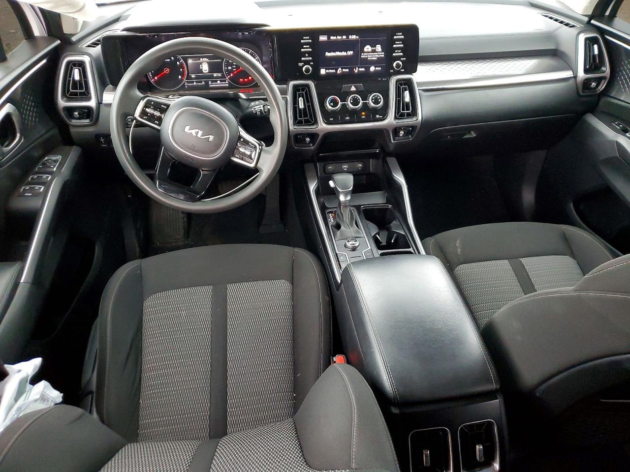 KIA SORENTO 2023 — 9