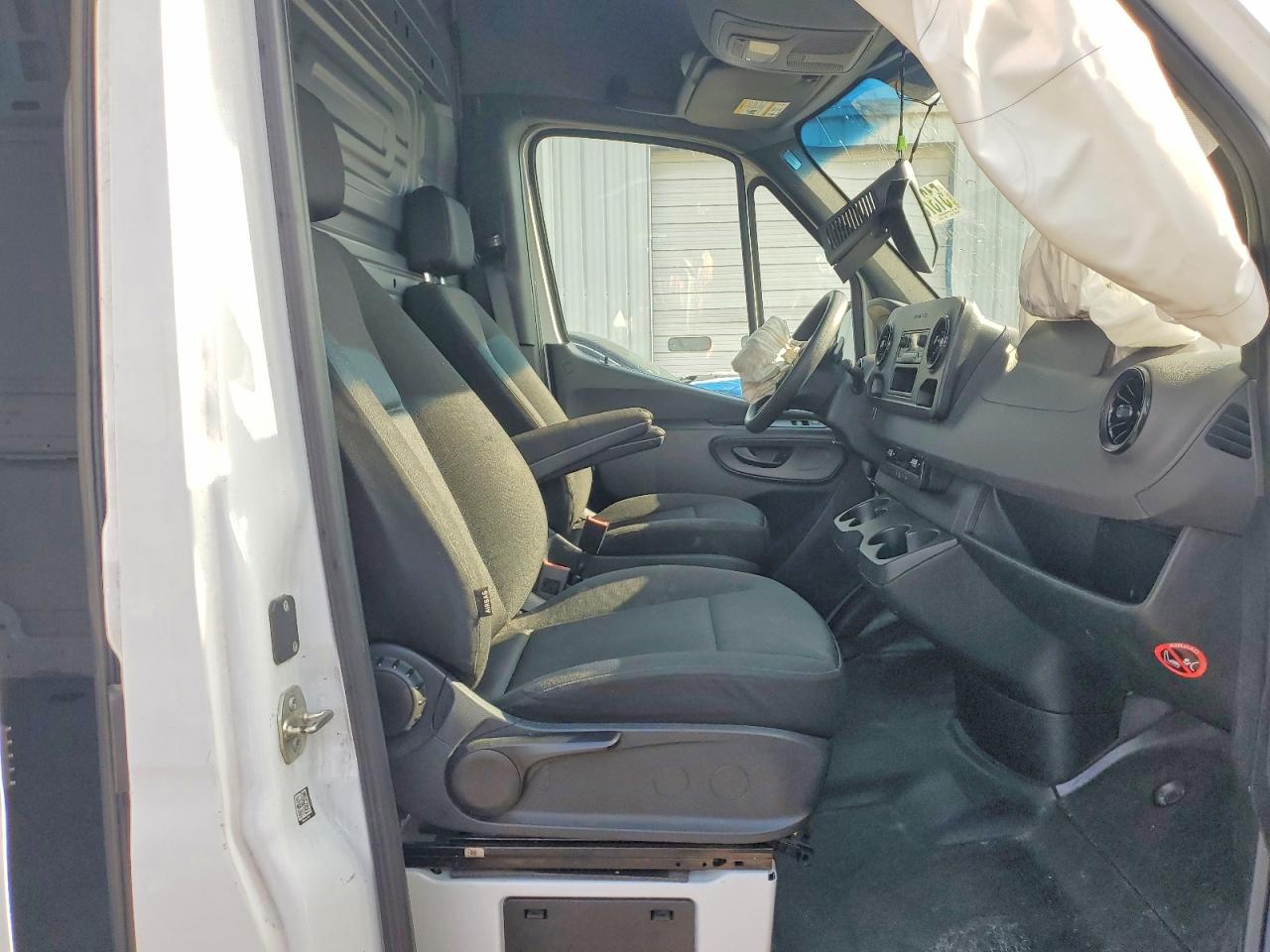 MERCEDES-BENZ SPRINTER 2023 — 6