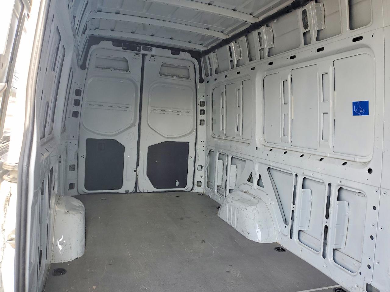 MERCEDES-BENZ SPRINTER 2023 — 7