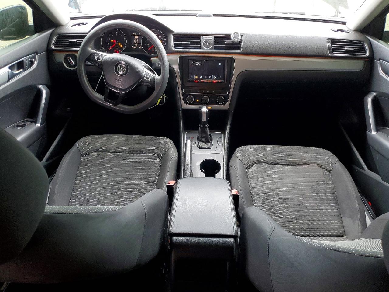 VOLKSWAGEN PASSAT 2016 — 9