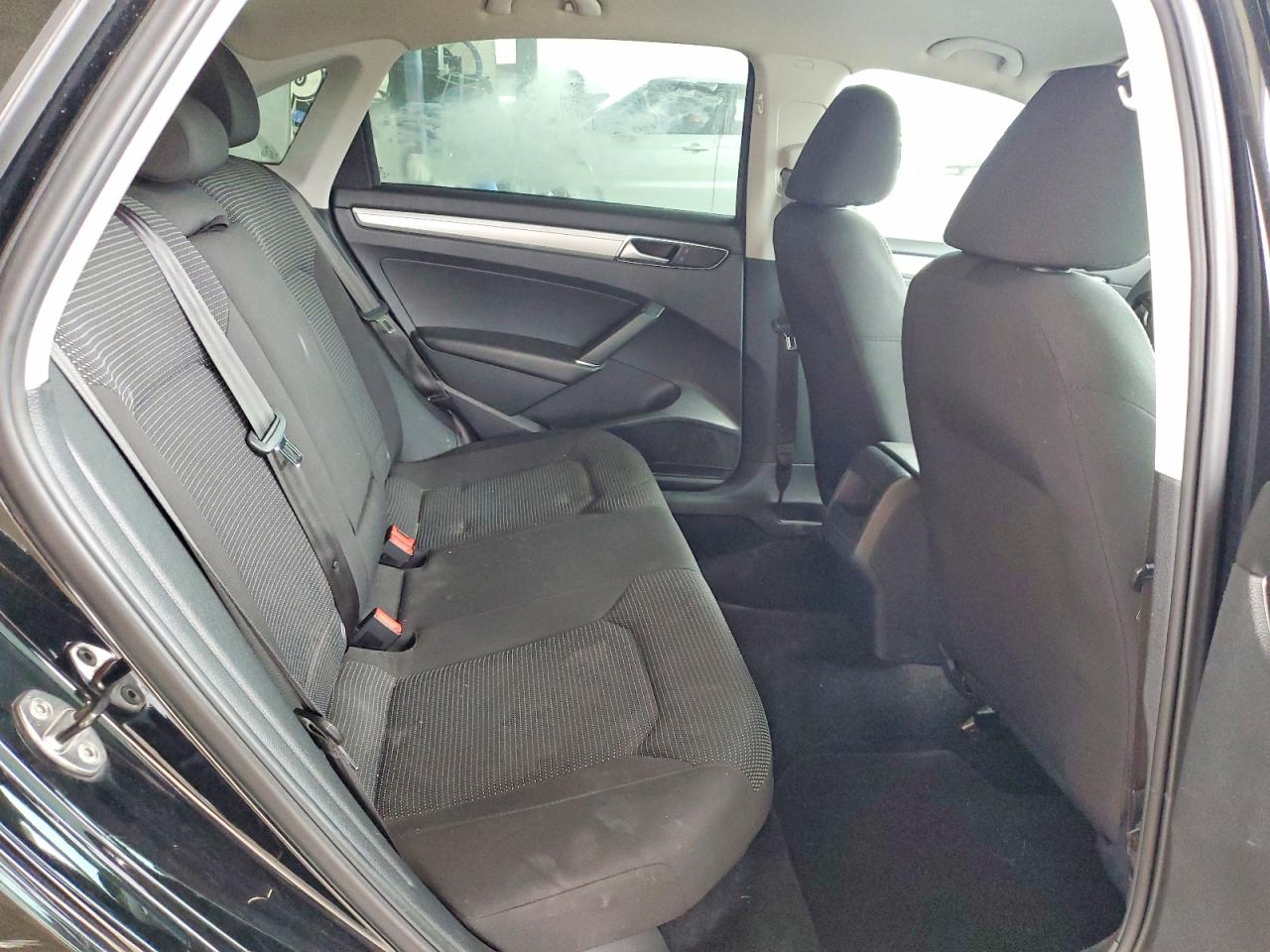 VOLKSWAGEN PASSAT 2016 — 11