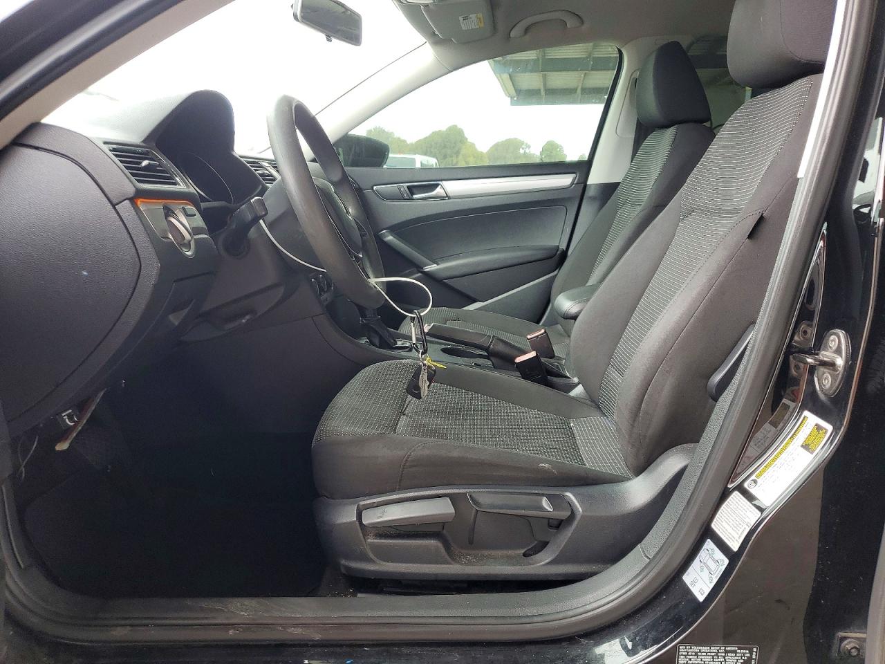 VOLKSWAGEN PASSAT 2016 — 8