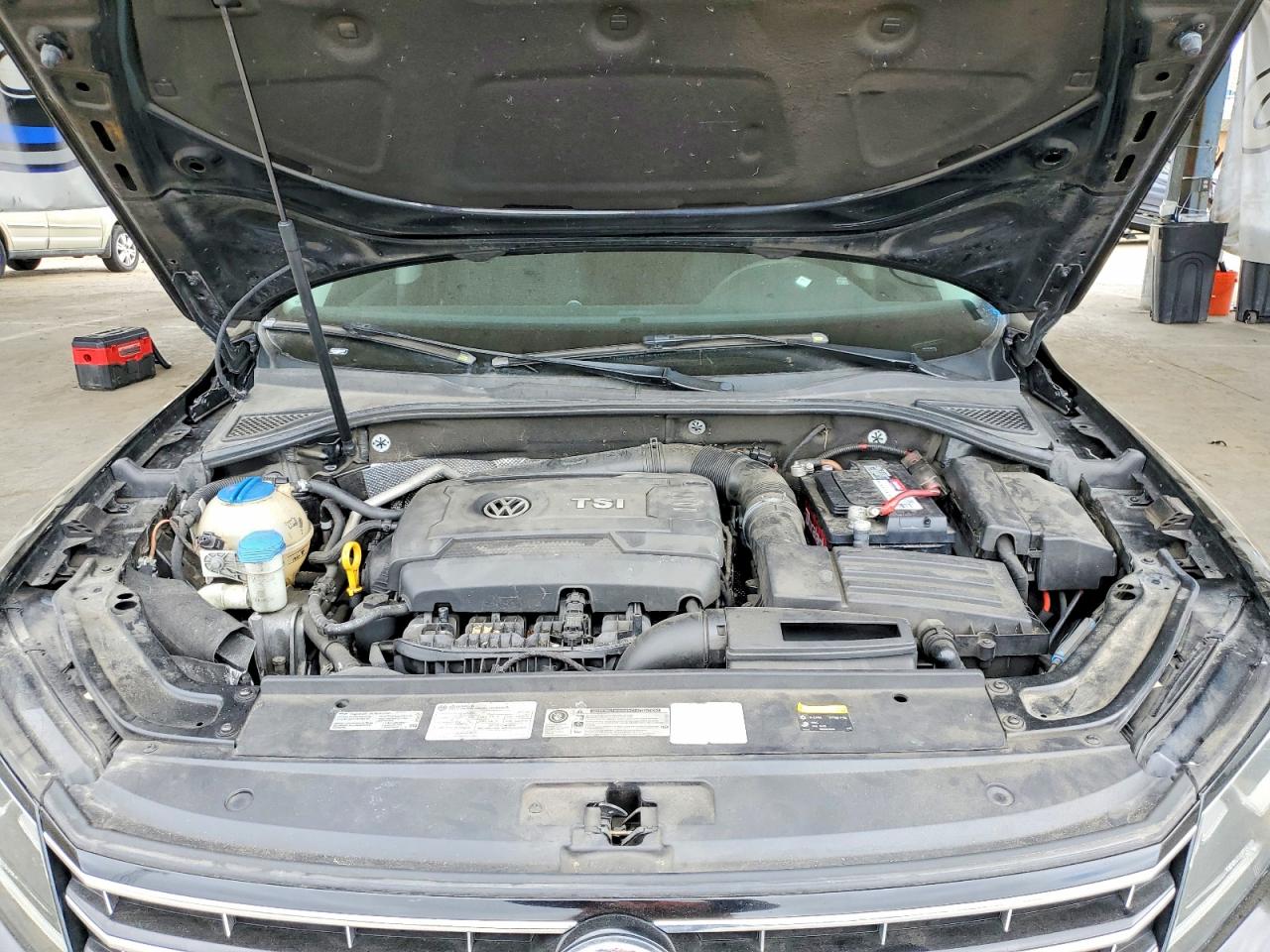 VOLKSWAGEN PASSAT 2016 — 12
