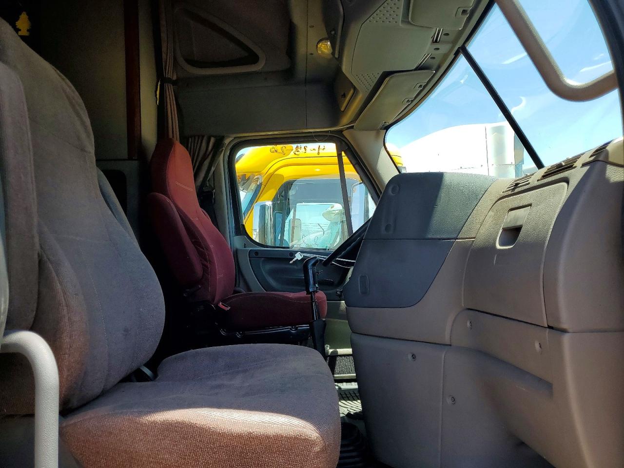 FREIGHTLINER CASCADIA 125 2011 — 6