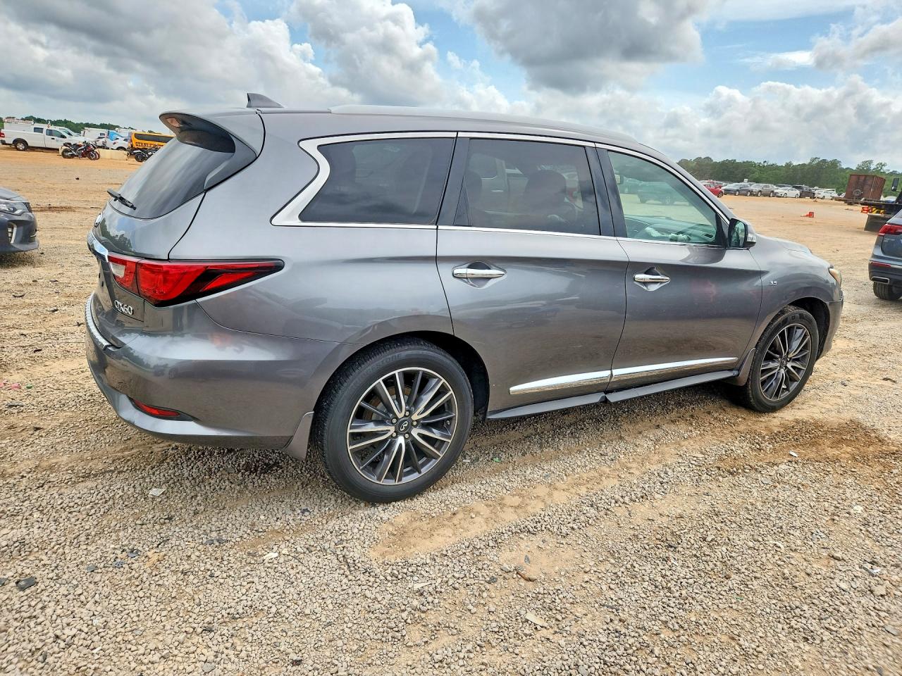 INFINITI QX60 2017 — 4