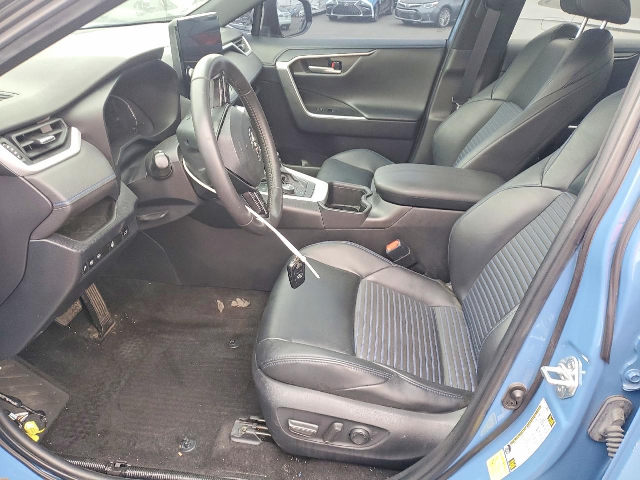 TOYOTA RAV4 2023 — 8
