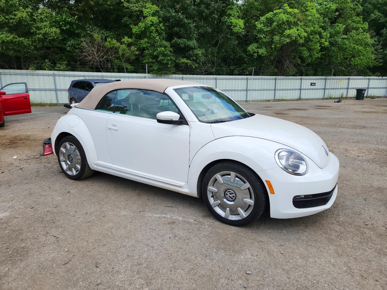 VOLKSWAGEN BEETLE 2013 — 4