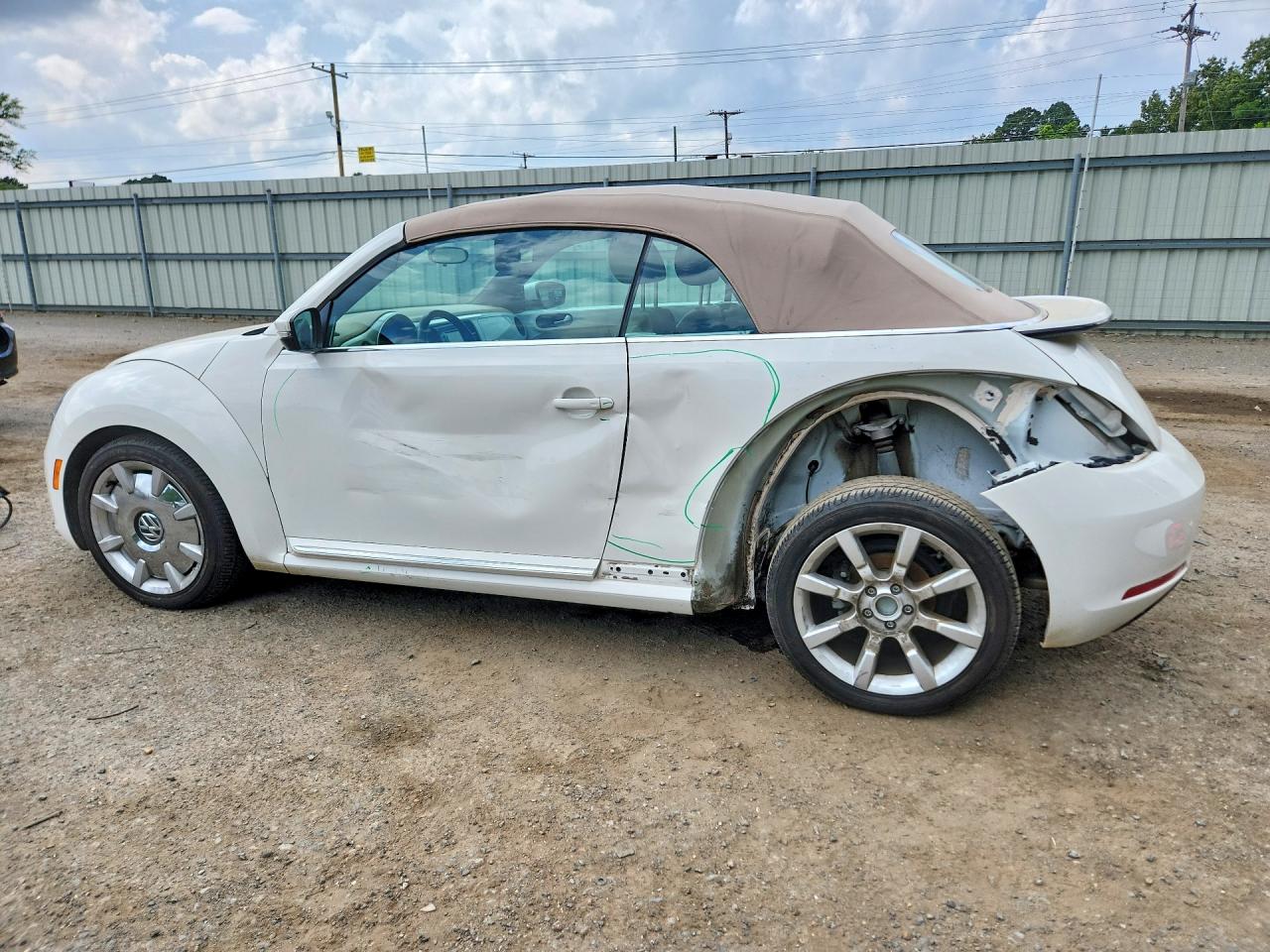 VOLKSWAGEN BEETLE 2013 — 3