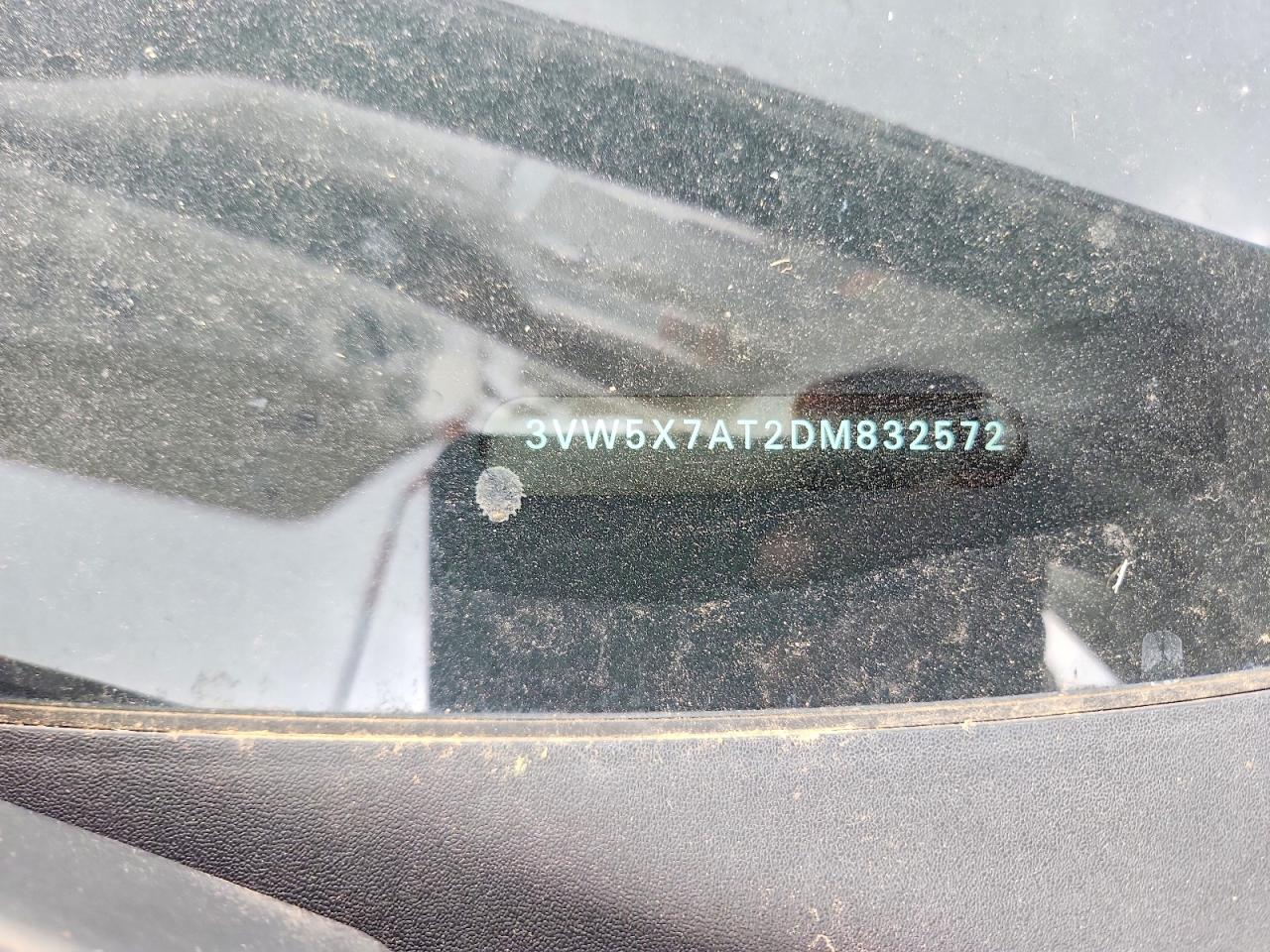 VOLKSWAGEN BEETLE 2013 — 11