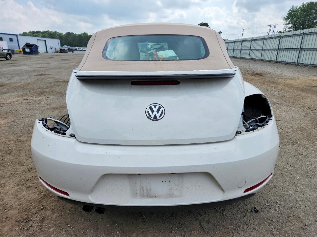 VOLKSWAGEN BEETLE 2013 — 5
