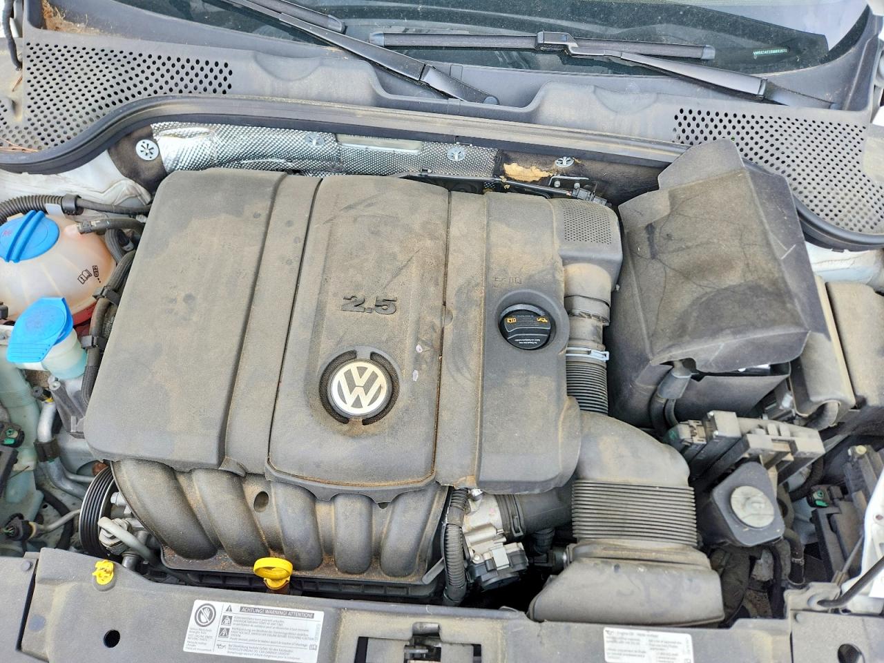 VOLKSWAGEN BEETLE 2013 — 10