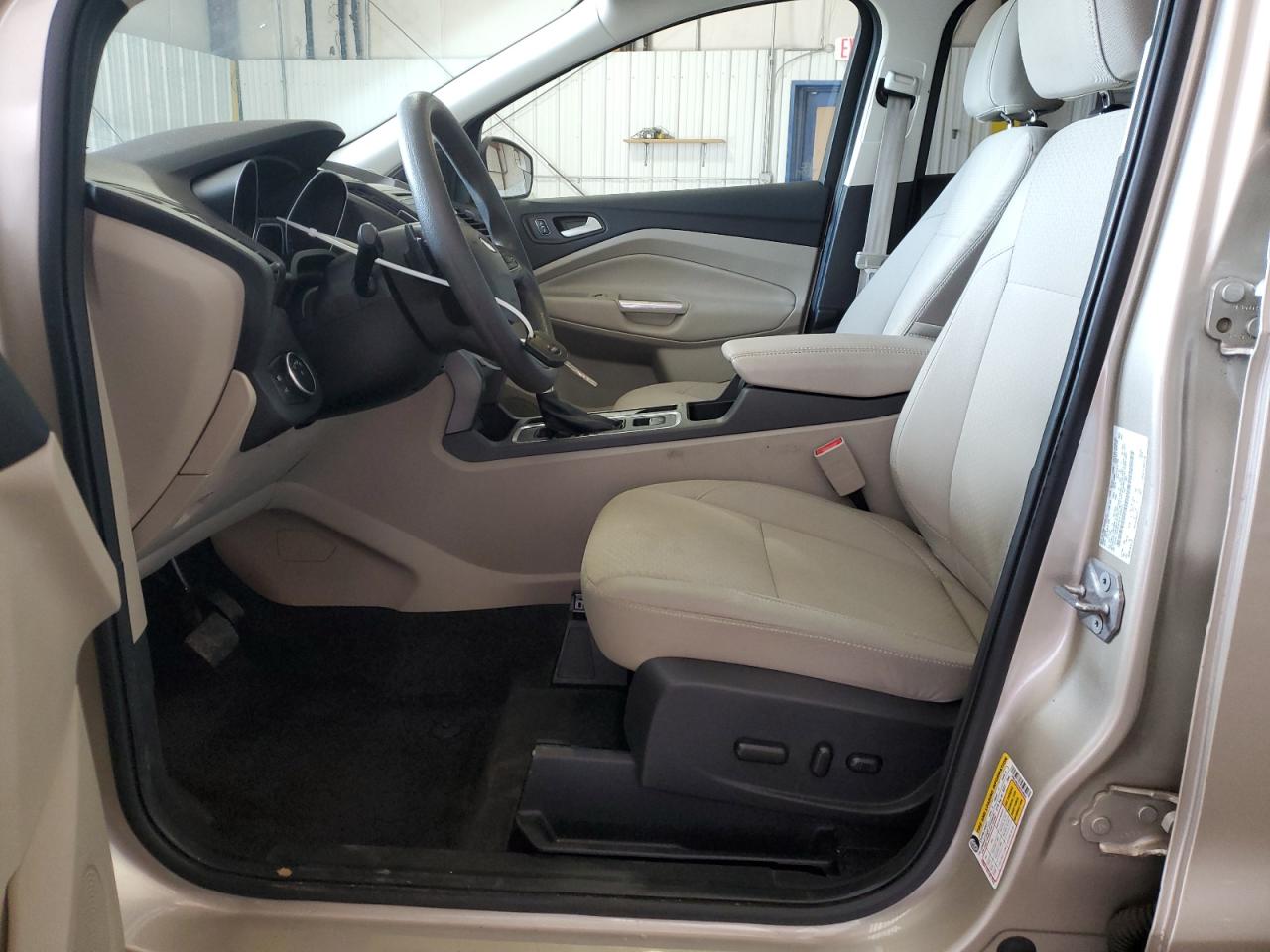 FORD ESCAPE 2017 — 8