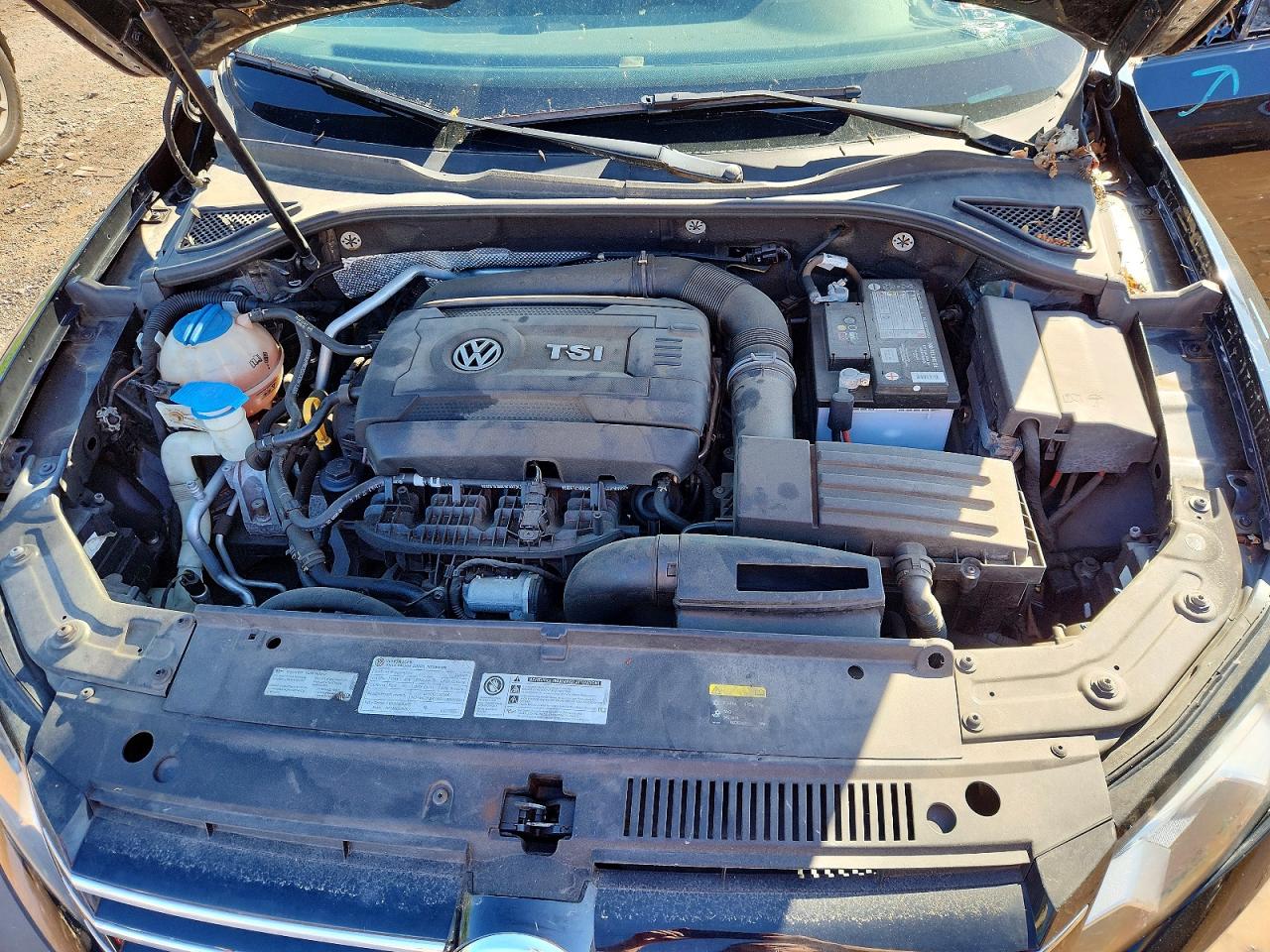 VOLKSWAGEN PASSAT 2015 — 12