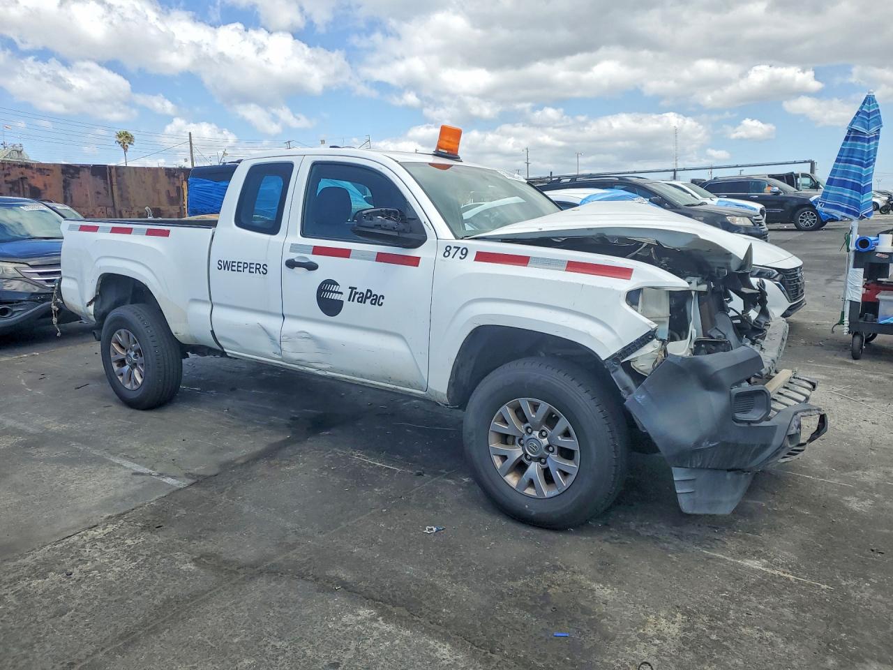 TOYOTA TACOMA 2017 — 5