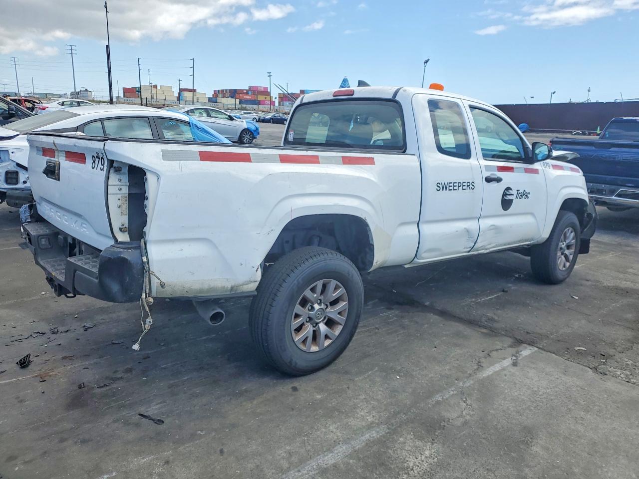 TOYOTA TACOMA 2017 — 4
