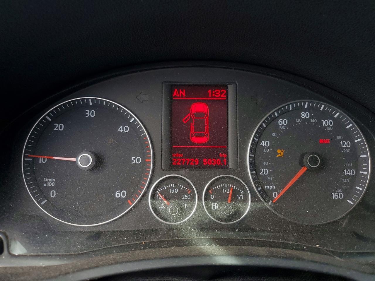 VOLKSWAGEN JETTA 2006 — 10