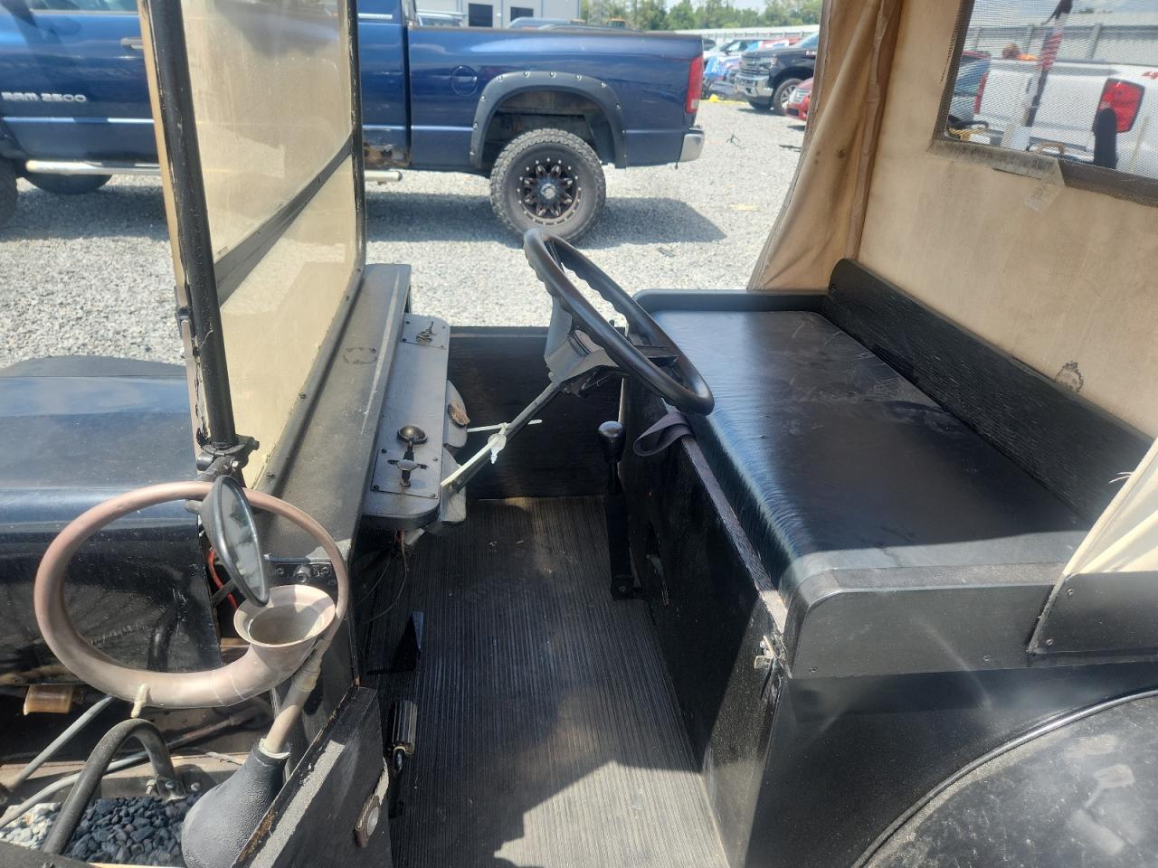 FORD MODEL T FORD 1921 — 8