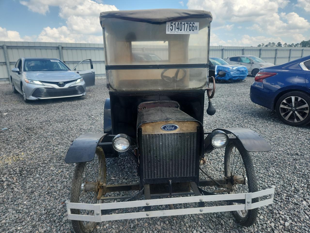 FORD MODEL T FORD 1921 — 6