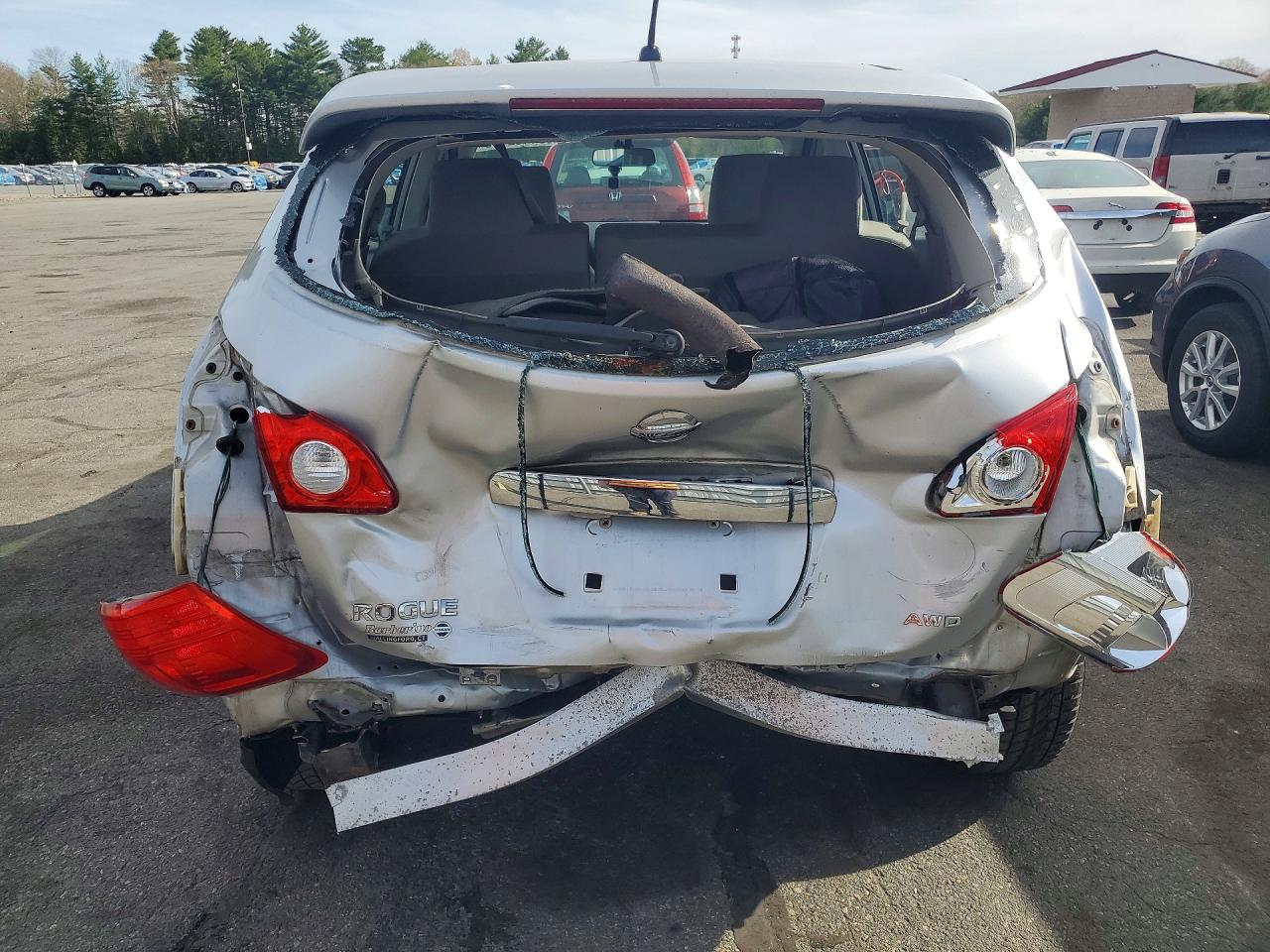 NISSAN ROGUE 2011 — 7
