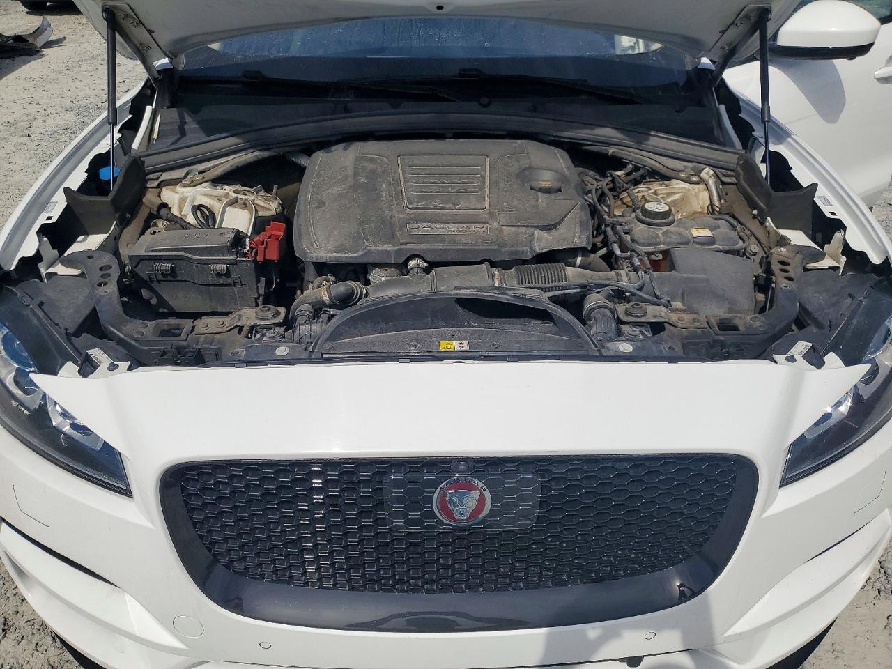JAGUAR F-PACE 2020 — 13
