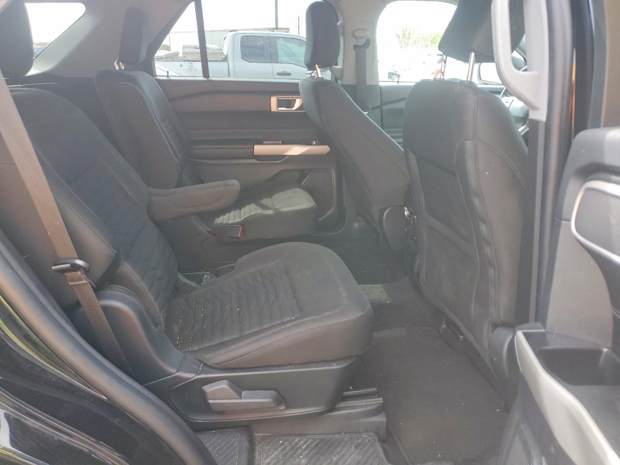 FORD EXPLORER 2022 — 12