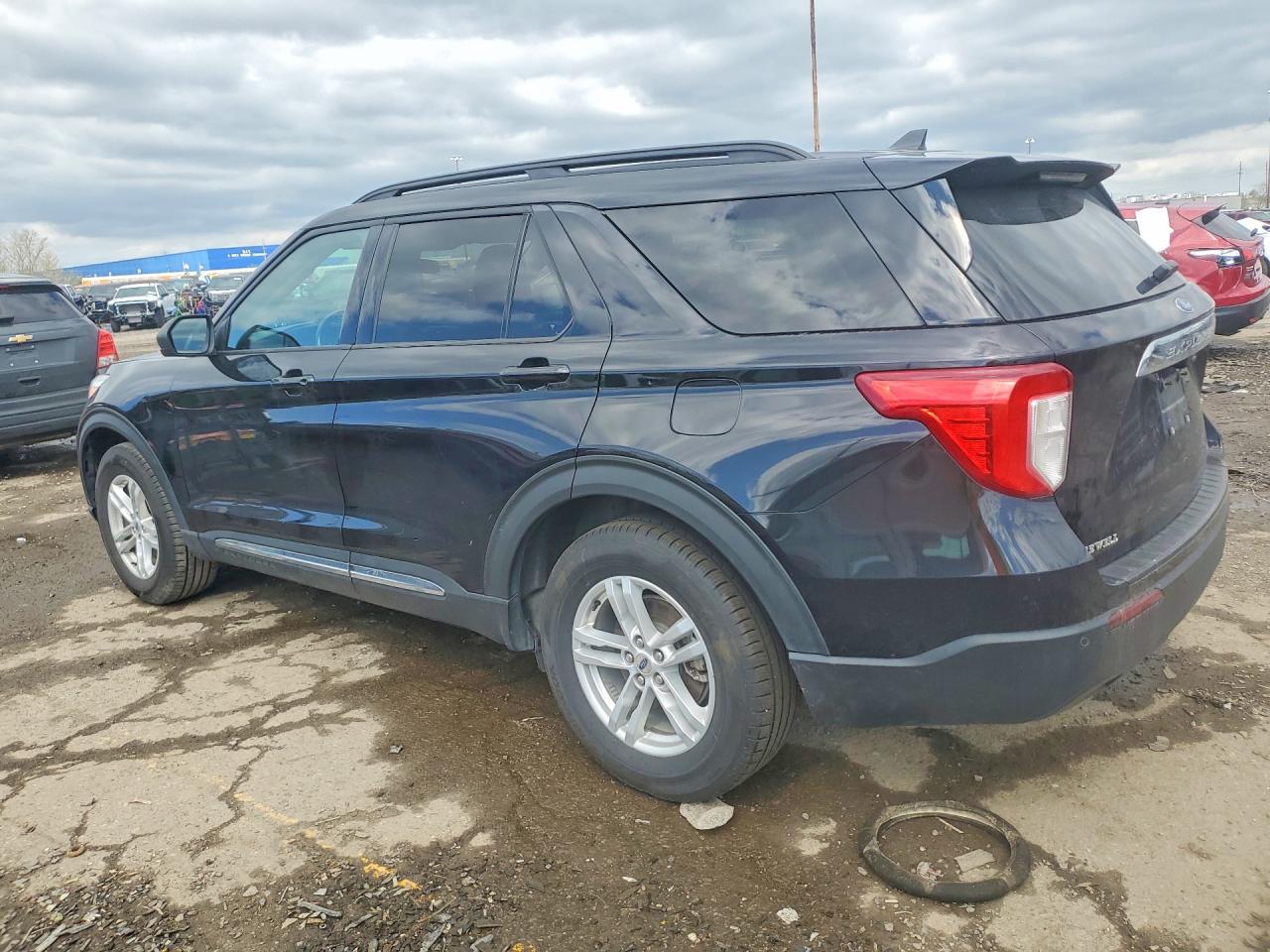 FORD EXPLORER 2022 — 3