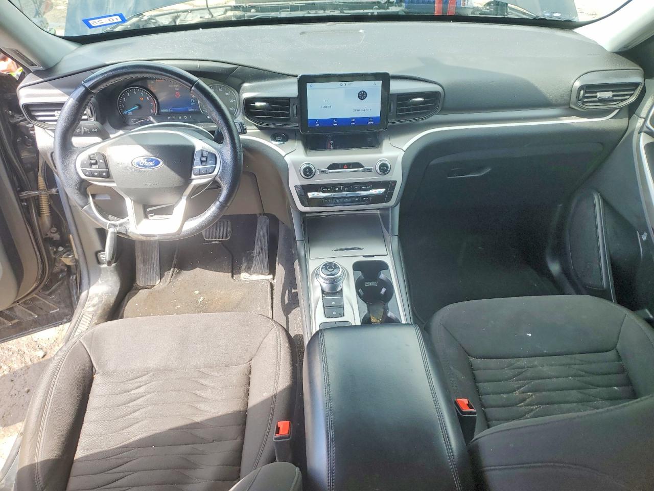 FORD EXPLORER 2022 — 9
