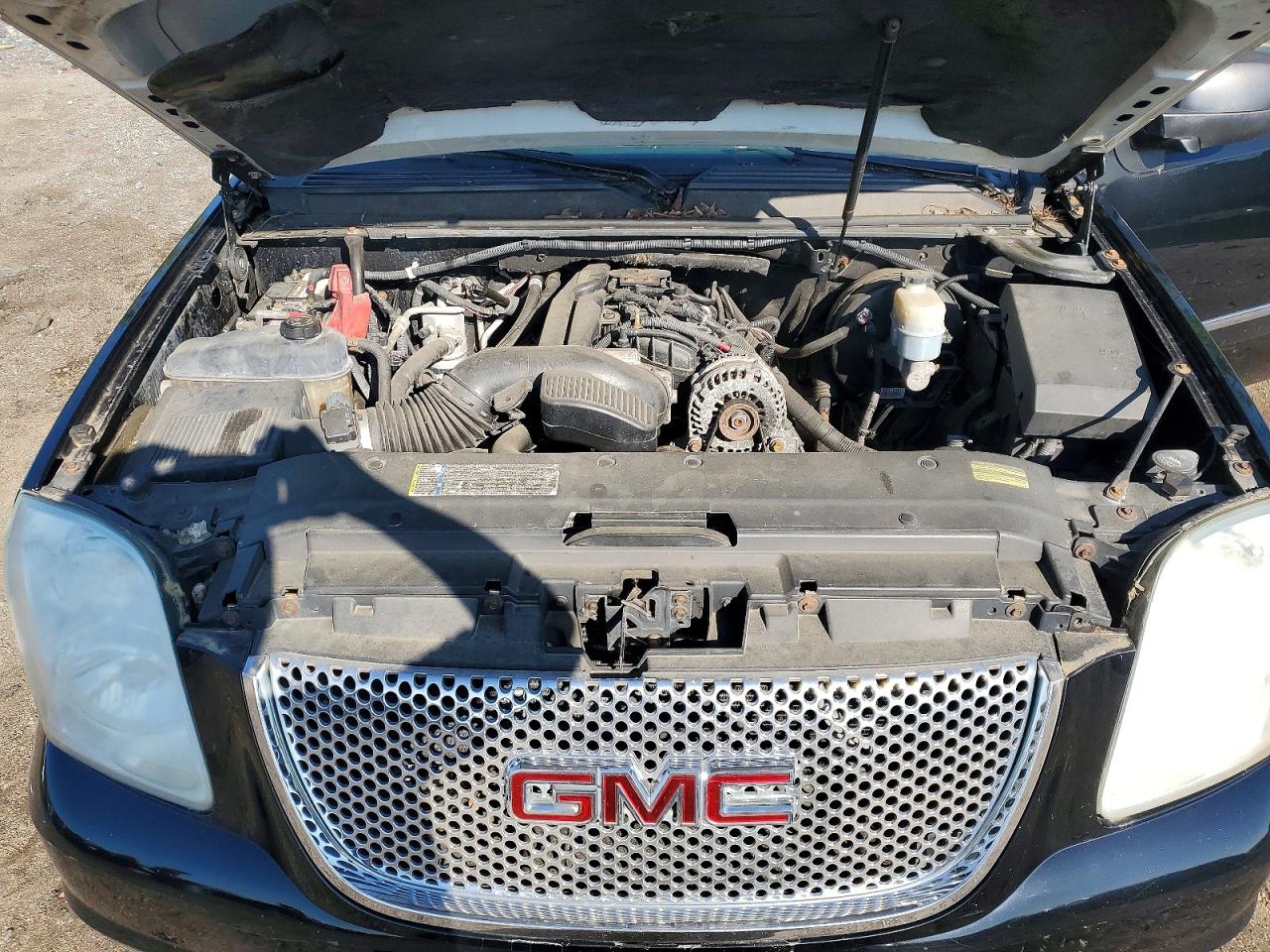 GMC YUKON XL 2010 — 13