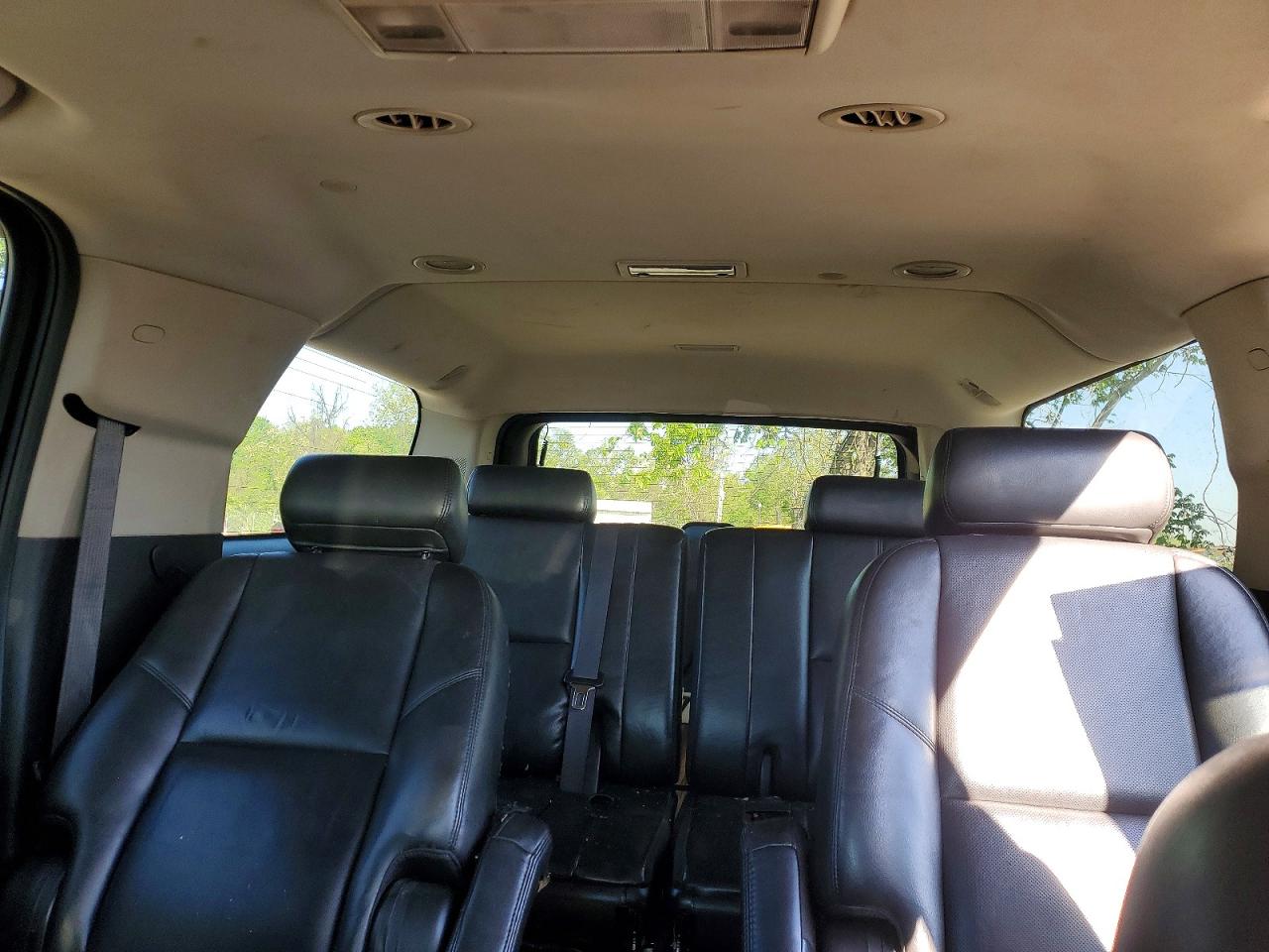 GMC YUKON XL 2010 — 11