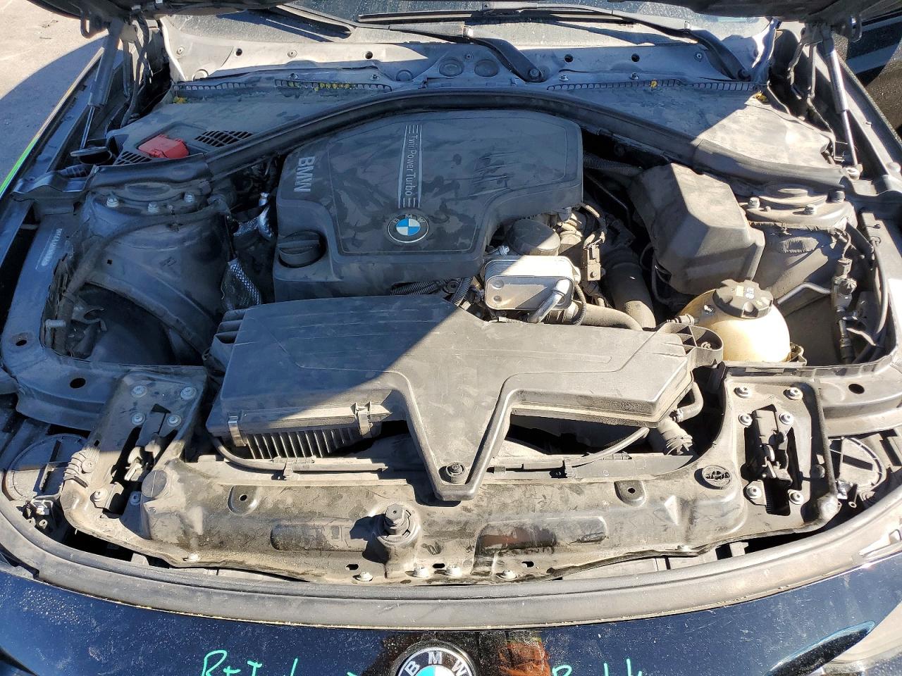 BMW 320 2015 — 12