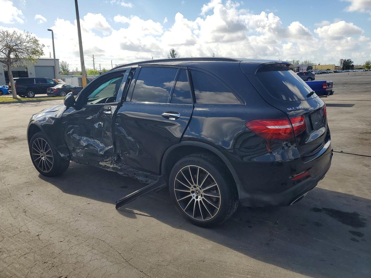 MERCEDES-BENZ GLC 2019 — 3
