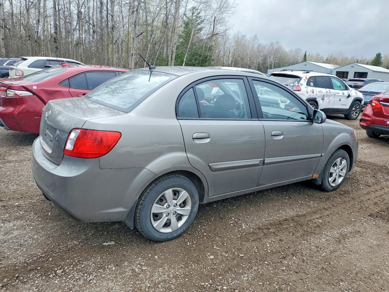 KIA RIO 2010 — 4