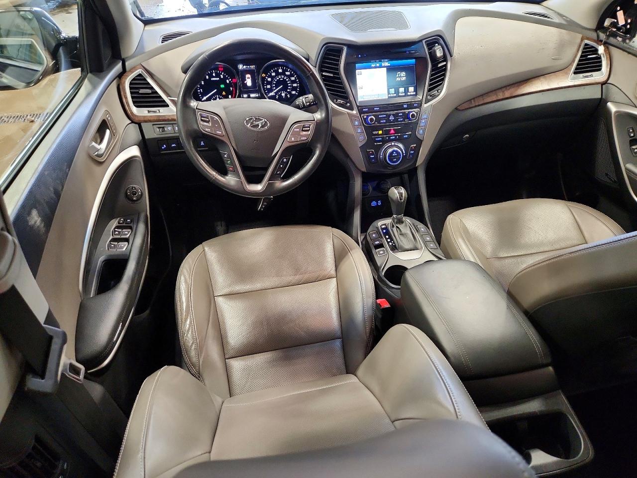 HYUNDAI SANTA FE 2017 — 9