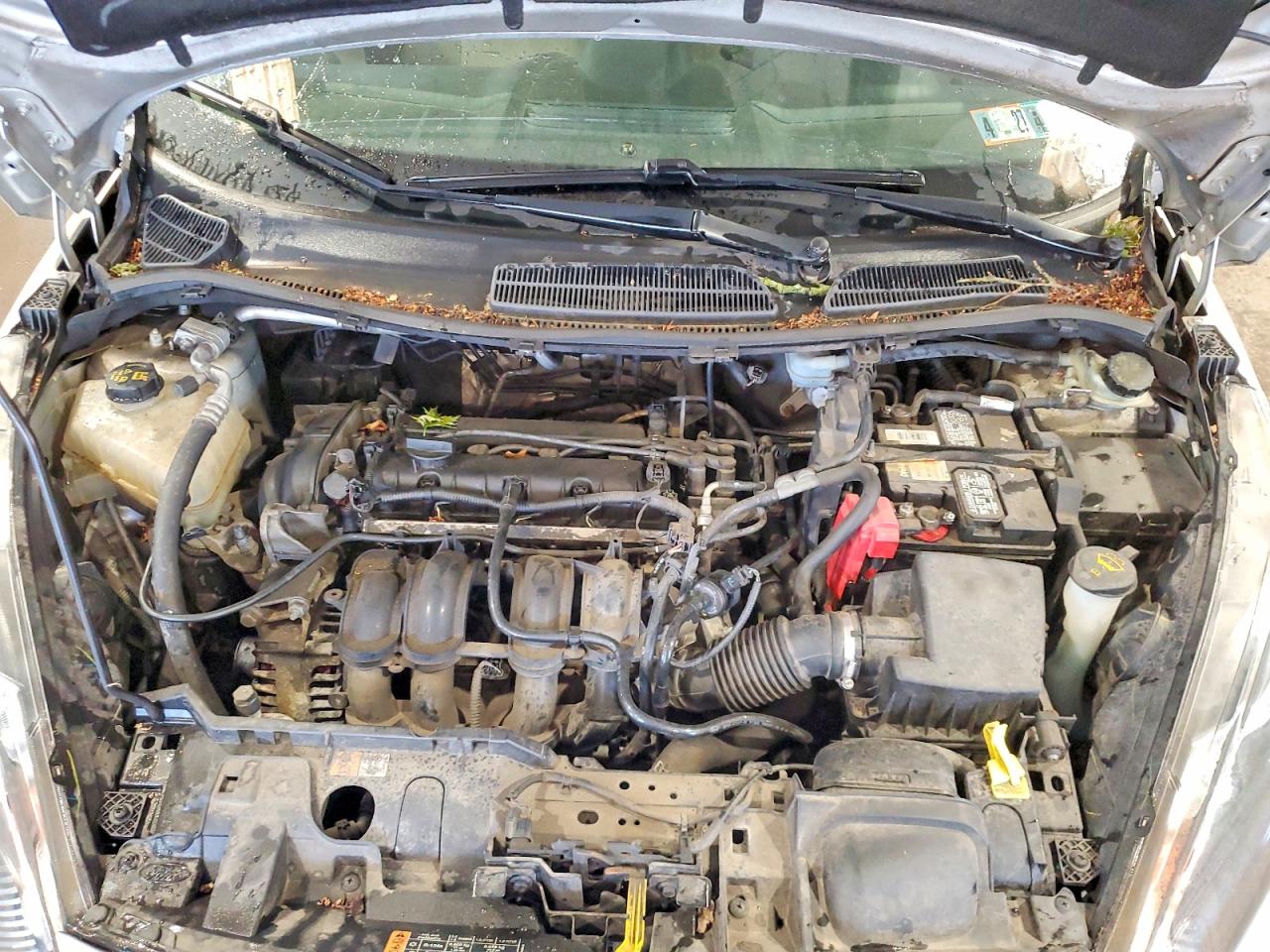 FORD FIESTA 2015 — 12