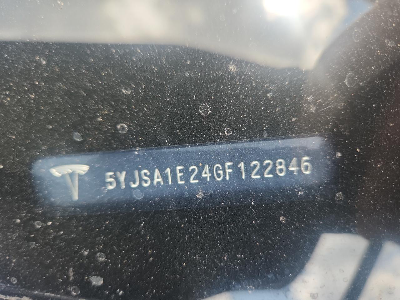 TESLA MODEL S 2016 — 13
