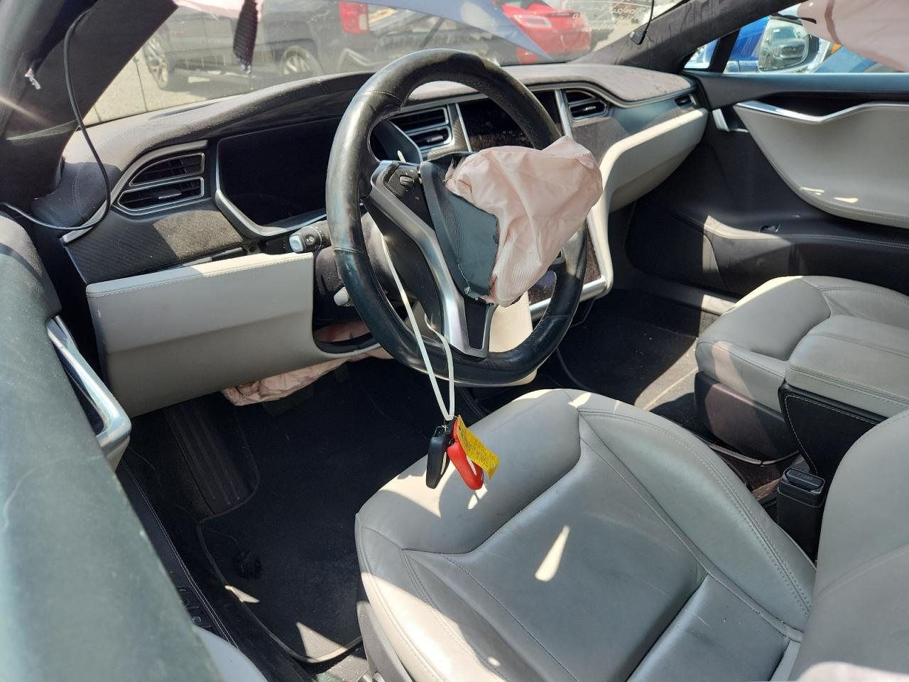 TESLA MODEL S 2016 — 9
