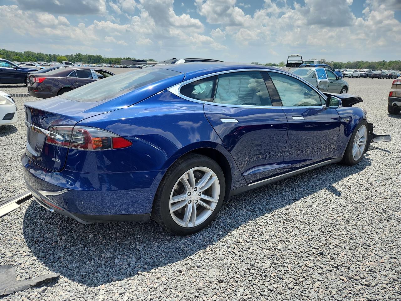 TESLA MODEL S 2016 — 4