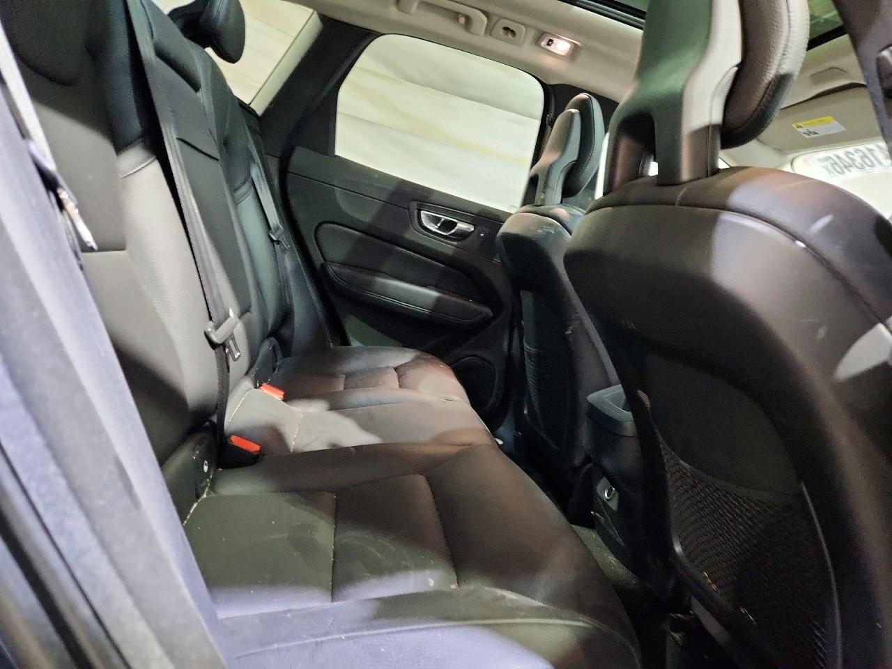 VOLVO XC60 2018 — 12