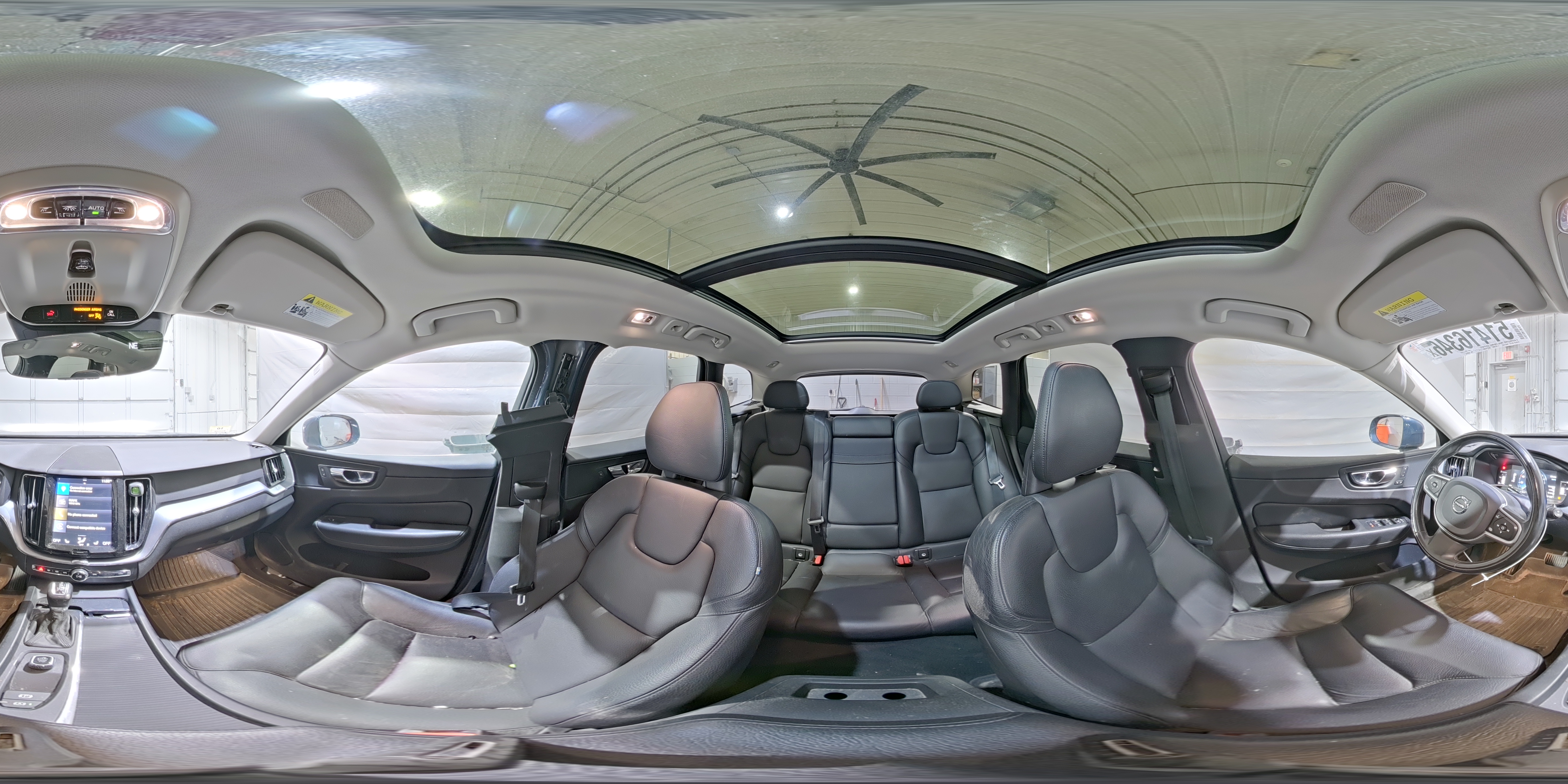 VOLVO XC60 2018 — 15