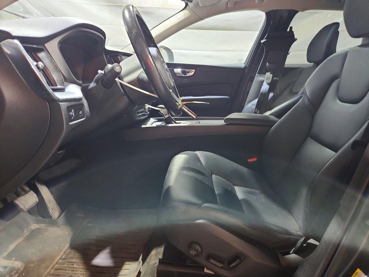 VOLVO XC60 2018 — 8