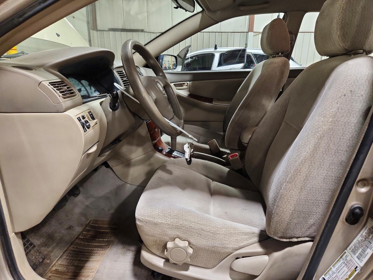 TOYOTA COROLLA 2004 — 8