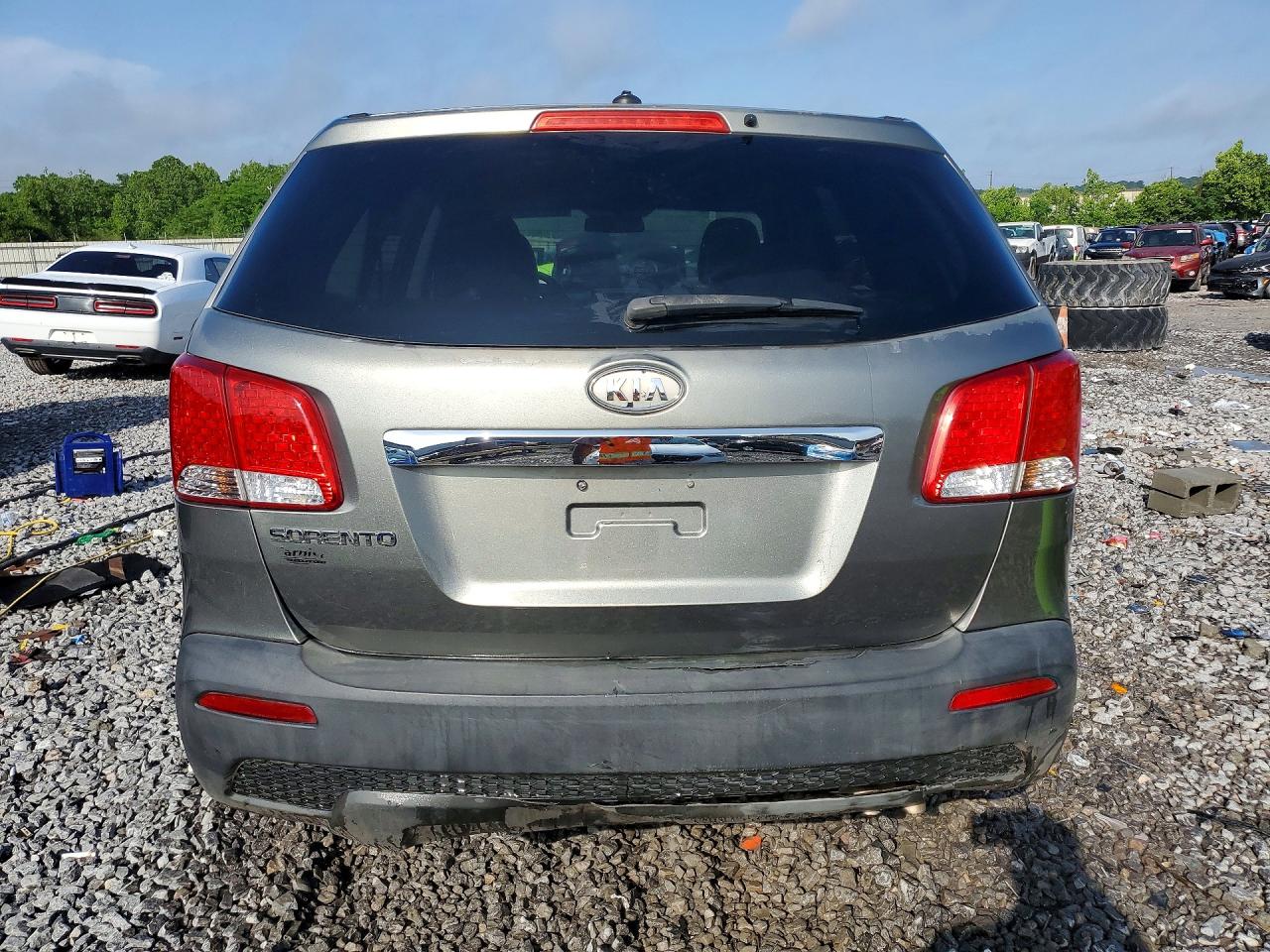 KIA SORENTO 2011 — 7